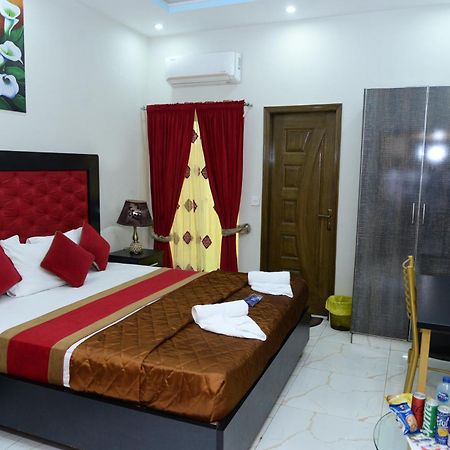 Hotel Deluxe Lahore Exteriér fotografie