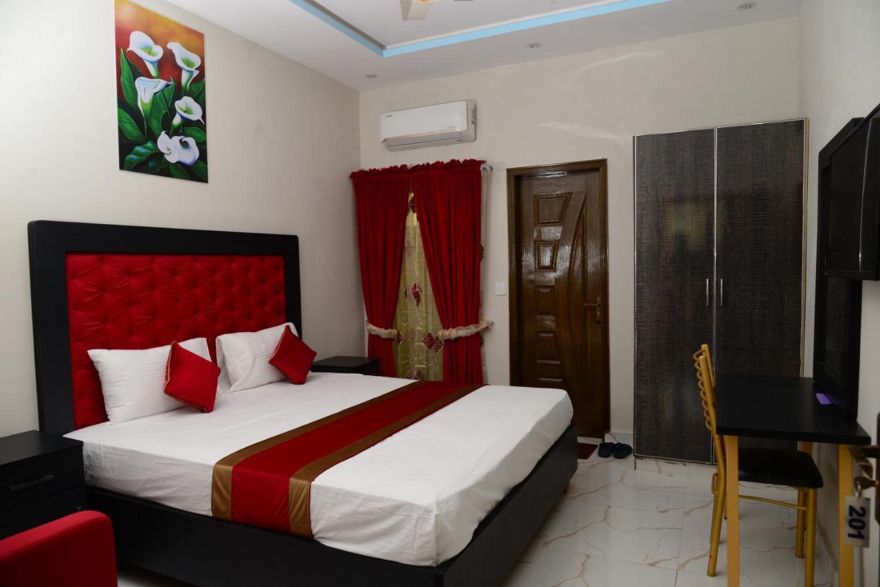 Hotel Deluxe Lahore Exteriér fotografie