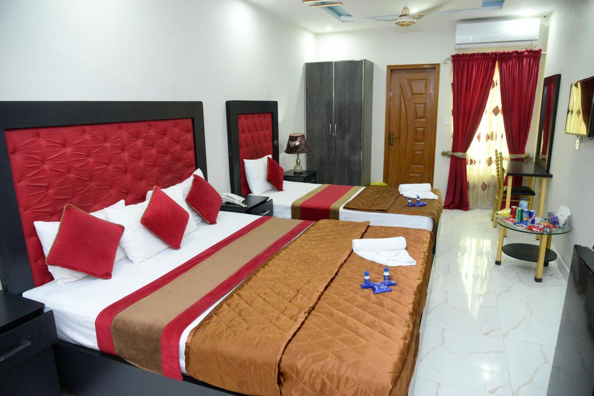 Hotel Deluxe Lahore Exteriér fotografie